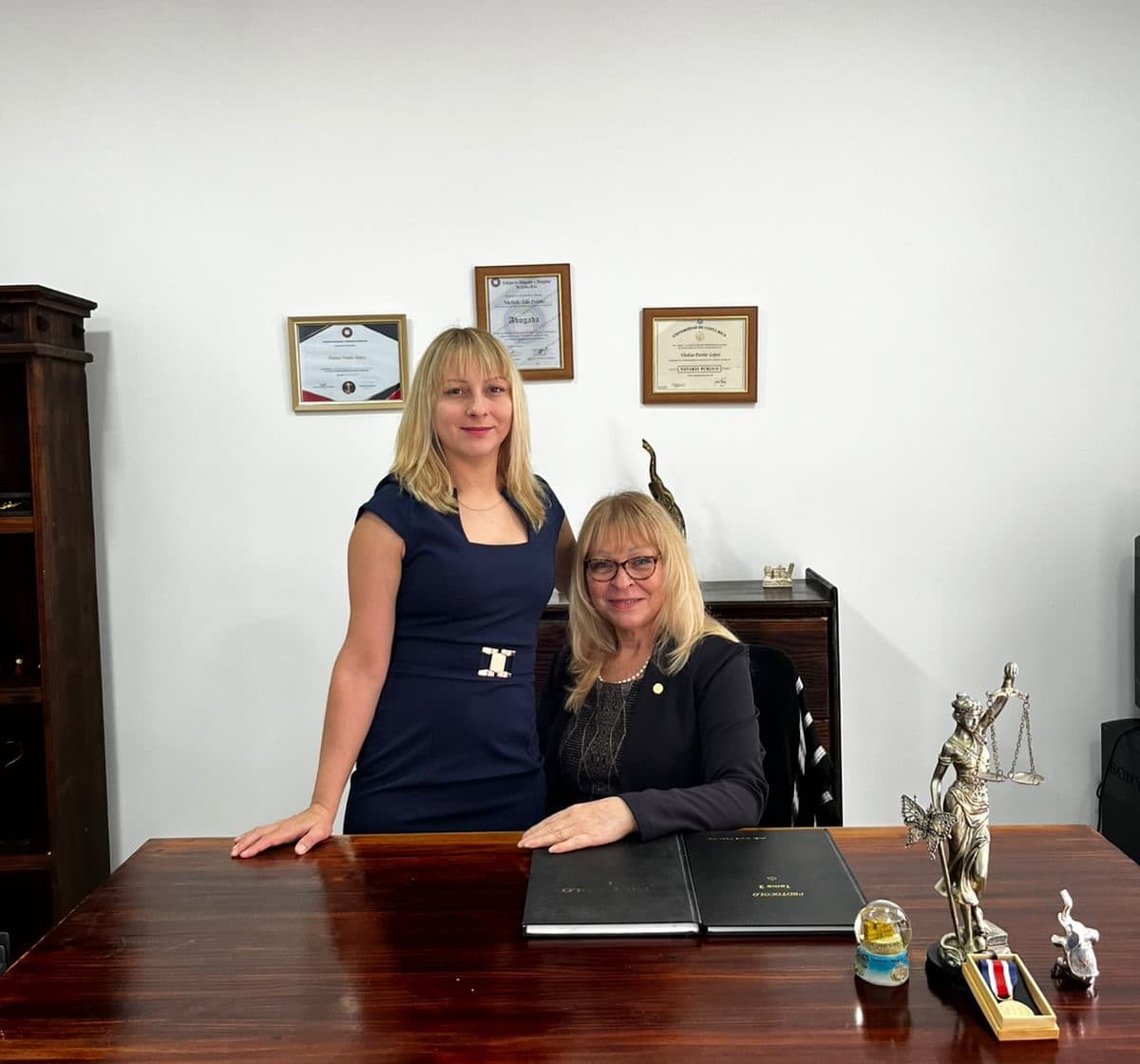 Equipo de abogadas de VM Legal Group en sus oficinas en Alajuela, Costa Rica